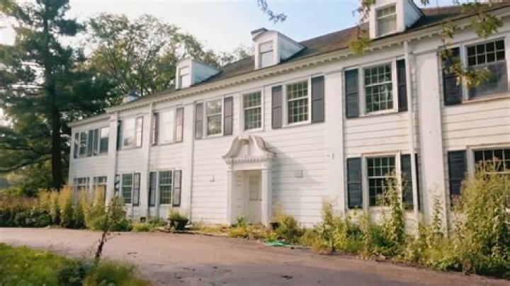 Inside Tanner Buchanan’s life, his parent and dating life