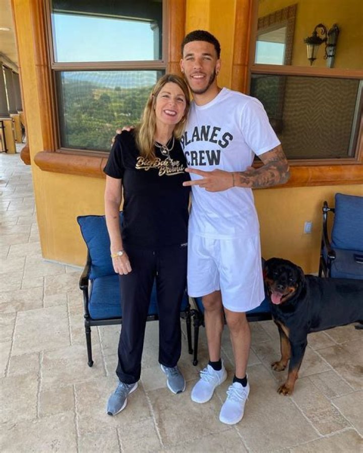 Is Lonzo & LaMelo Ball Mom Really Dead Or Still Alive? Malik Monk Post RIP Tina Ball On Instagram Story