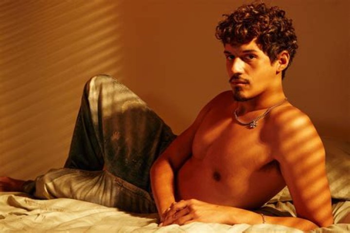 Is Omar Apollo Gay Or Dating A Girlfriend? Details On Ethnicity Age And Wiki – Personal Life Explored