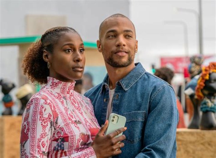 Issa Daydreams Herself Into Fantasy Mirrorverse On “Insecure,” Sparks Chaos