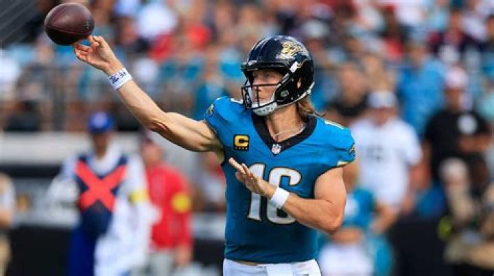 Jaguars QB Trevor Lawrence throws a 65-YARD touchdown pass - the longest of his NFL career - for Jamal Agnew to run through to the endzone untouched