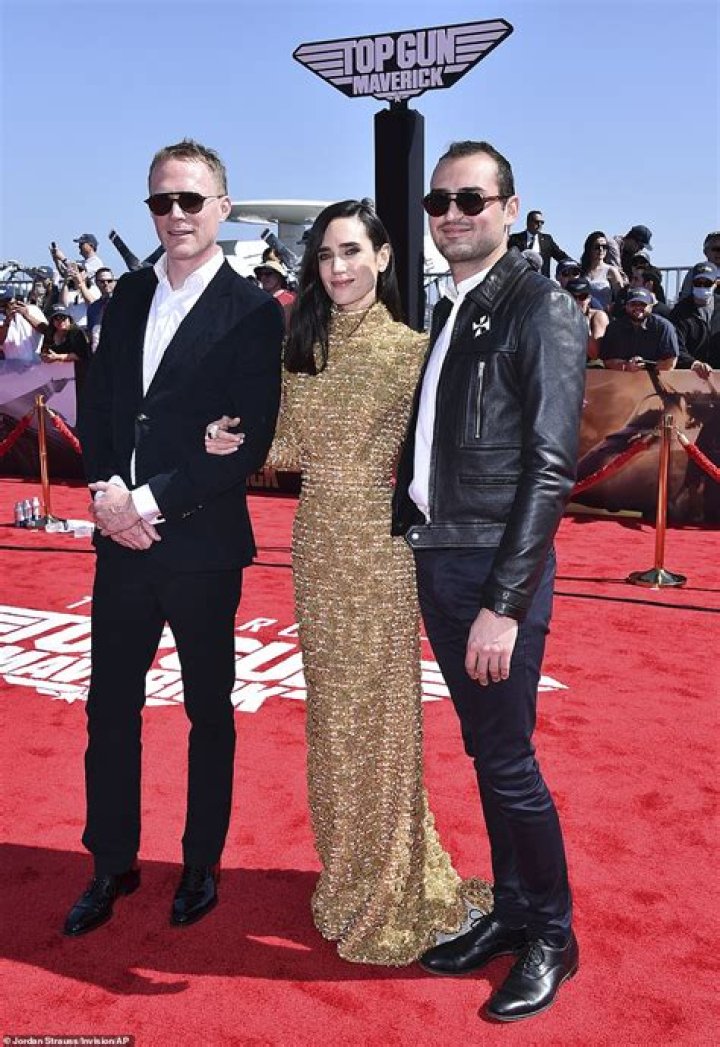 Jennifer Connelly brings eldest son Kai Dugan and husband Paul Bettany to Top Gun: Maverick premiere
