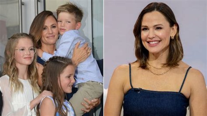 Jennifer Garner's Simple Beauty Advice to Her 2 Daughters Cautions Them About Injections and Fillers