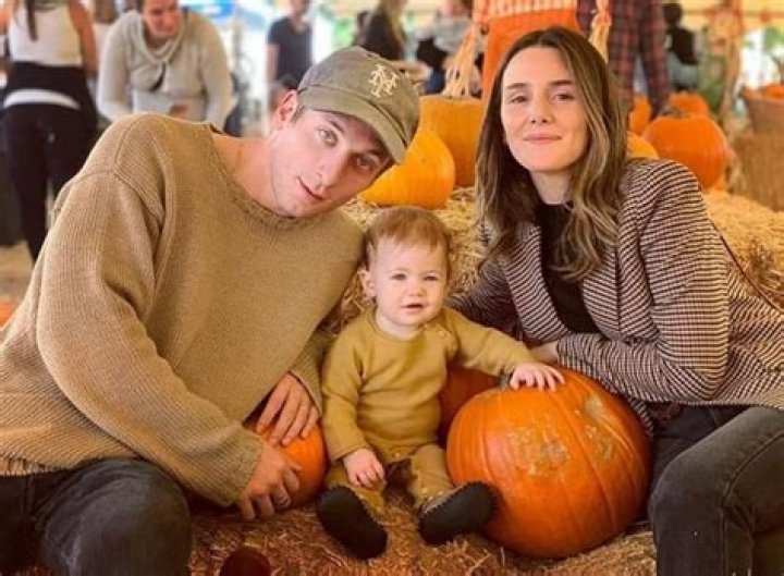 Jeremy Allen White Lovely Ffamily: Wife, Kids, Siblings, Parents