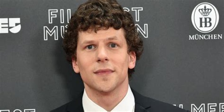 Jesse Eisenberg Will Star in Hulu Limited Series 'Fleishman Is in Trouble'