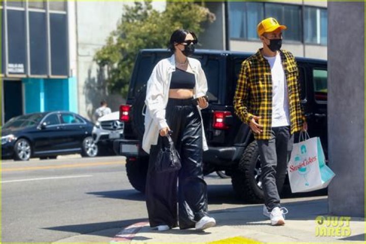 Jessie J & Boyfriend Max Pham Nguyen Meet Up with Friends for Lunch