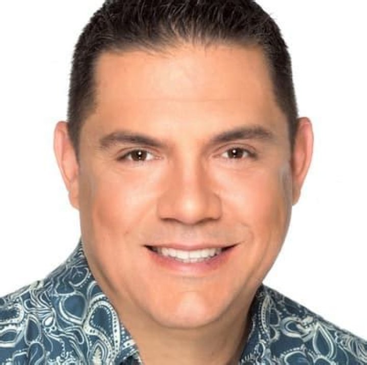 John Veneri Bio, KHON, Age, Family, Wife, Height, Net Worth, Salary