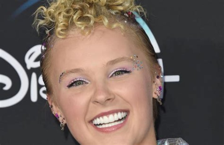 JoJo Siwa and Kylie Prew have split up