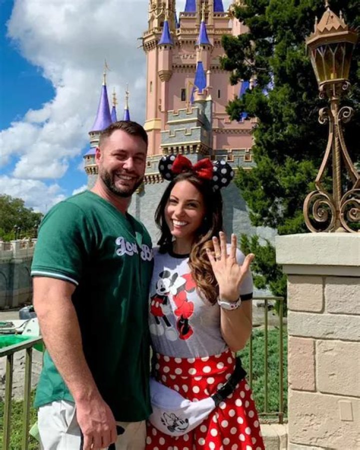 Josh Cascio Bio, Age, Family, FOX13, Wife, Height, Salary, Net Worth