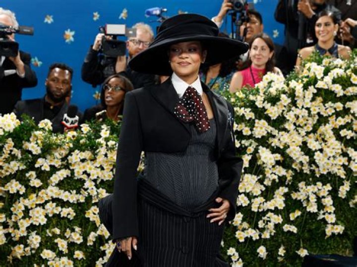 Josh O’Connor & ‘The Crown’ Co-Star Gillian Anderson Hit the Red Carpet at Met Gala 2021