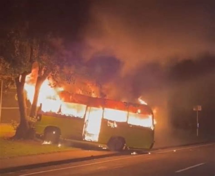 Kāpiti paranormal: 'Surreal' video shows burning, driverless bus move to save home