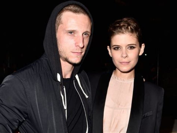 Kate Mara confirms pregnancy via Instagram post