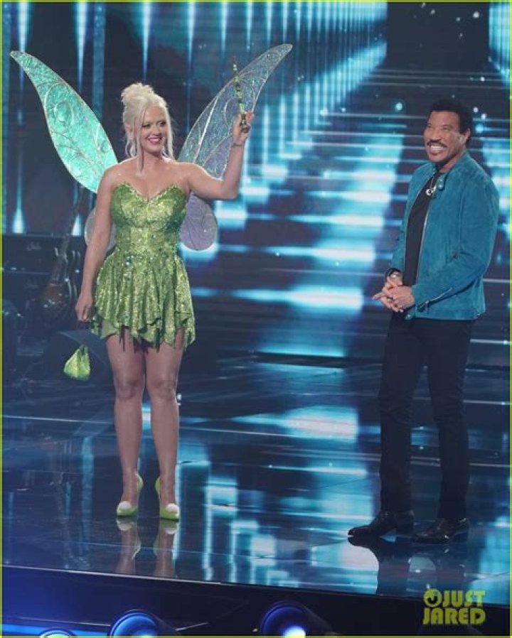 Katy Perry Dresses as Tinker Bell for Disney Night on 'American Idol'