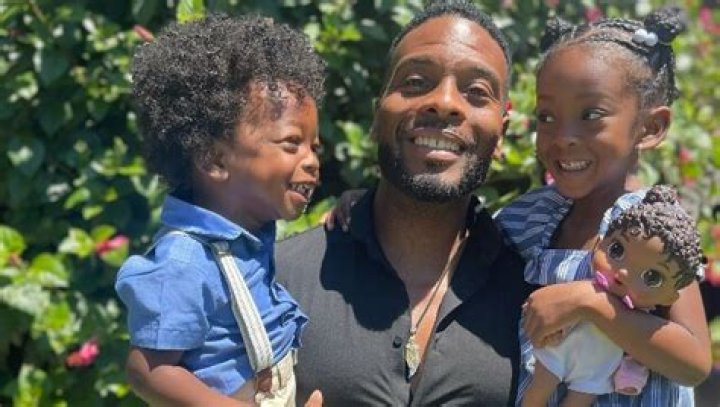 KEL MITCHELL POSES IN SWEET PHOTOS WITH WIFE AND KIDS