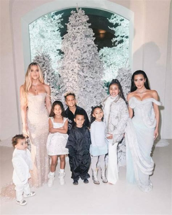 Kim Kardashian's Christmas Décor Reminds Fans Of Melania Trump For All The Wrong Reasons