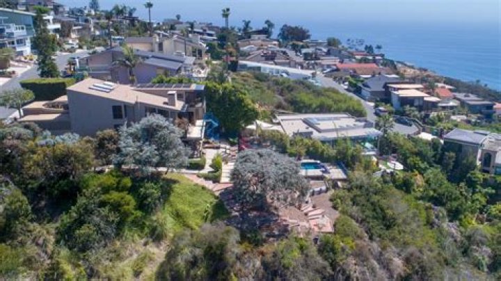 Laguna Beach home once the site of ‘Big Splash’ fundraisers seeks $4 million