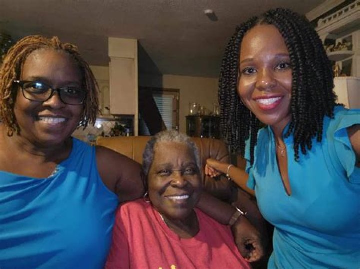 Lanetra Bennett Bio, Age, KJ Smith’s Sister, WCTV, Weightloss, Siblings, Salary