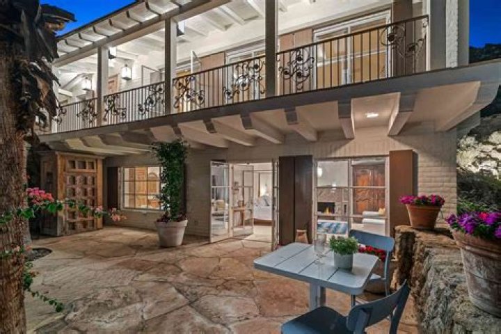 Late actor Steve McQueen’s former Palm Springs home lists for $1.5 million