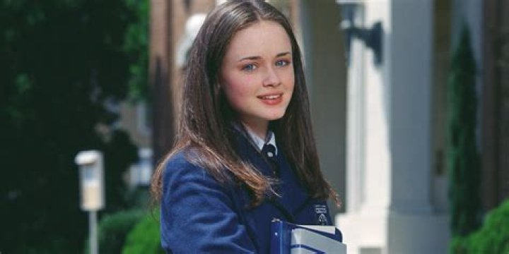 Let’s Find Out the Age of Alexis Bledel in Gilmore Girls!