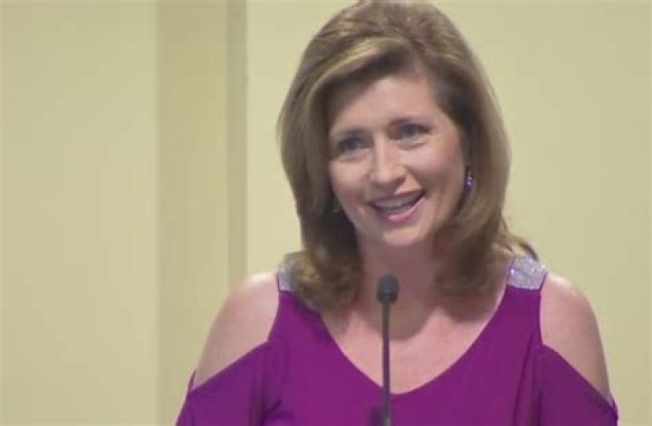 Lois Thome Bio, Age, Family, Husband, WINK News, Height, Salary, Net Worth