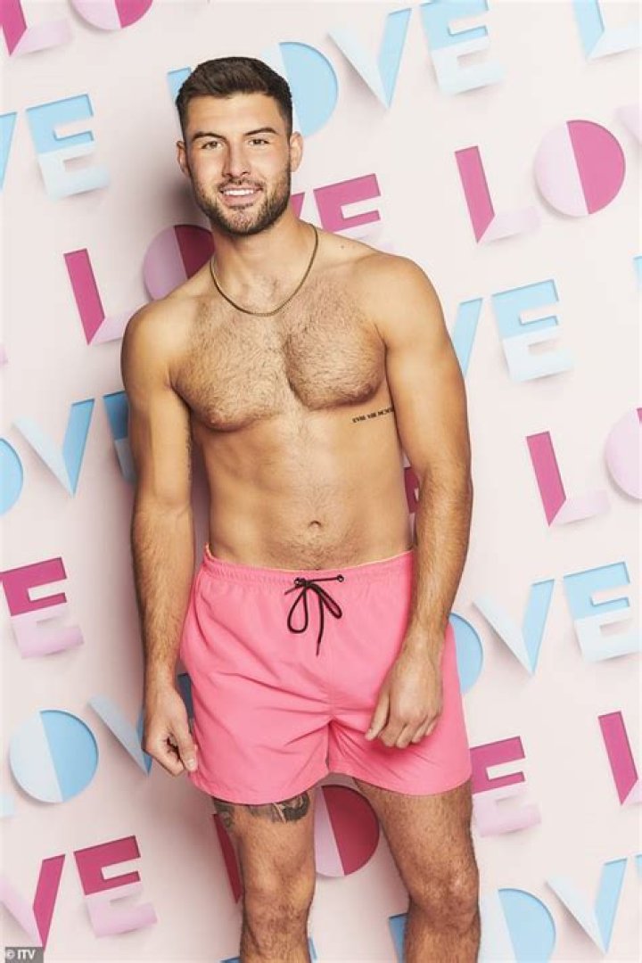 Love Island fans shocked on Twitter at newest islander Liam Reardon's age