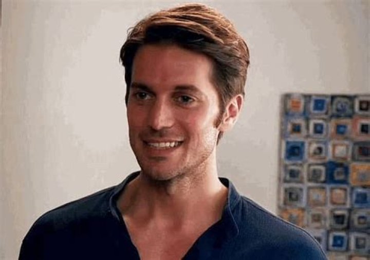 Lucas Bravo Bio, Age, Wife, Height, Nationality, Family, Net Worth, Movies