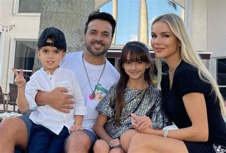 Luis Fonsi Wife, Kids, Siblings, Parents