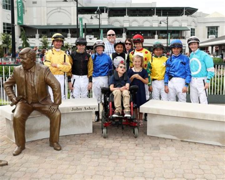 Luke Bryan Sings With Hopeful Cody Winkler