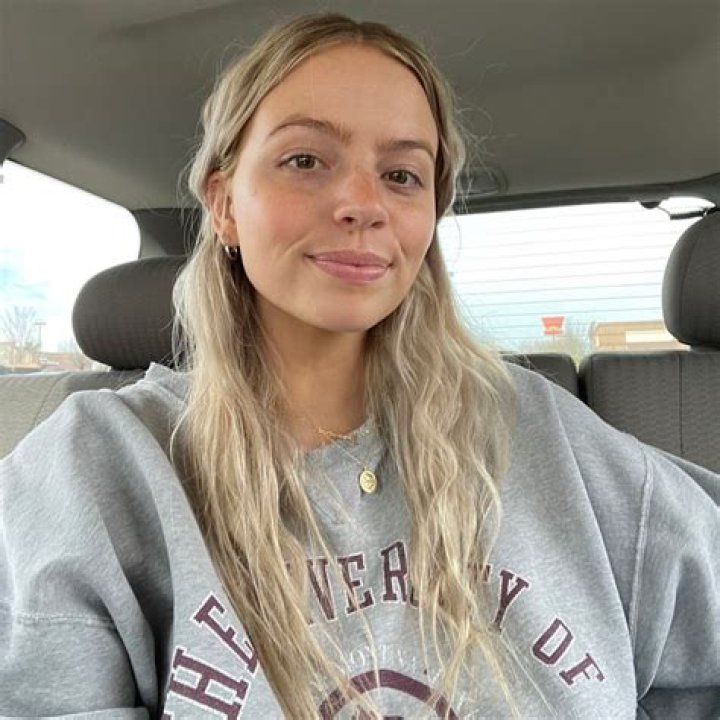 Mada Graviet Height, Weight, Net Worth, Age, Birthday, Wikipedia, Who, Nationality, Biography