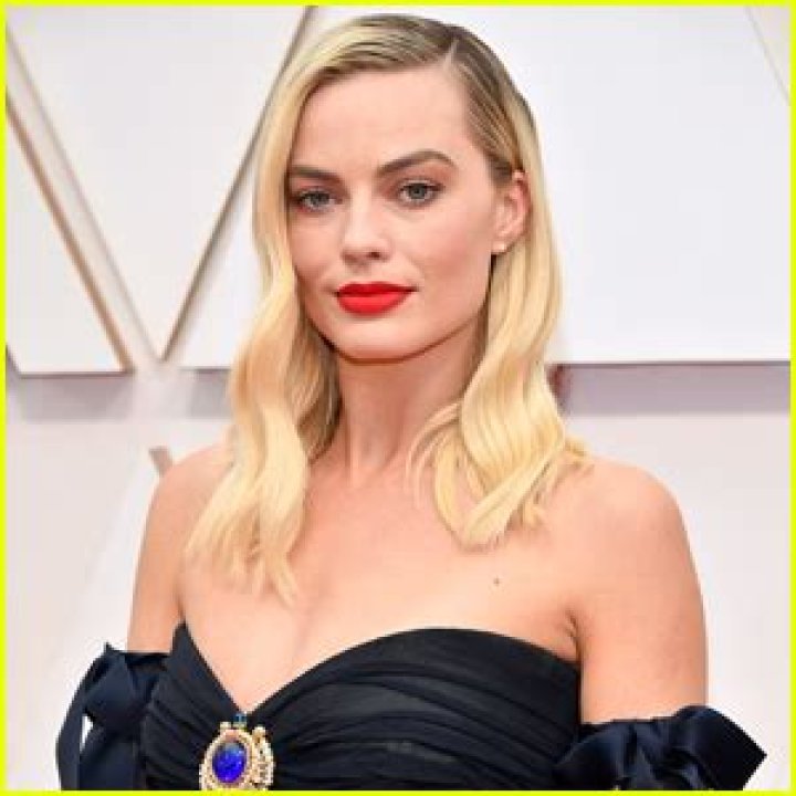 Margot Robbie Revisits Her ‘Kind of Goth’ Days Well Before She Signed on for ‘Barbie’