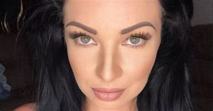 Married mom makes $4,200 a month selling videos of herself FARTING