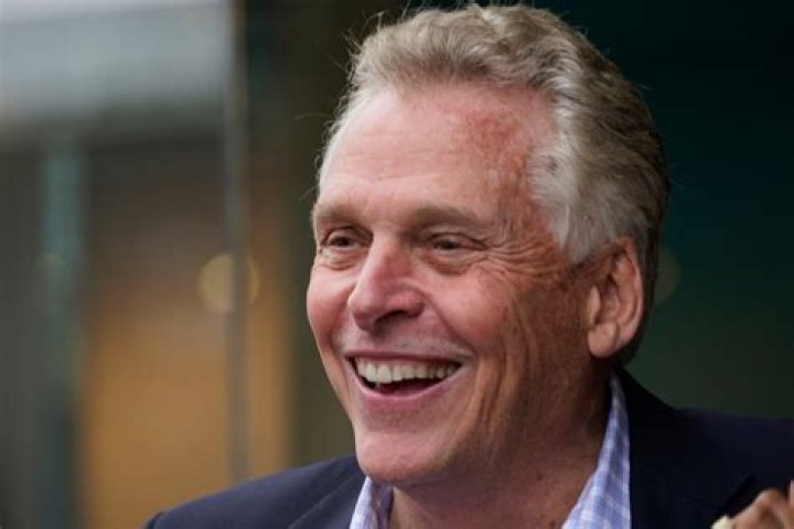 McAuliffe wins Democratic primary for Va. governor