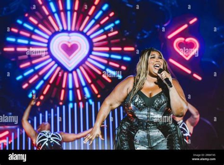 Melissa Viviane Jefferson Partner Or Husband: Who Is She Dating? - Everything About Siblings & Career Earnings: What Is Her Net Worth? Lizzo