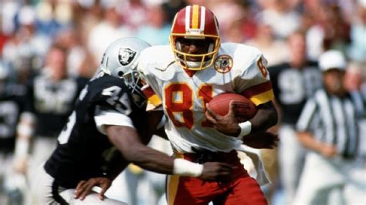 Michael Strahan wants to know what Giants took so long to retire his number