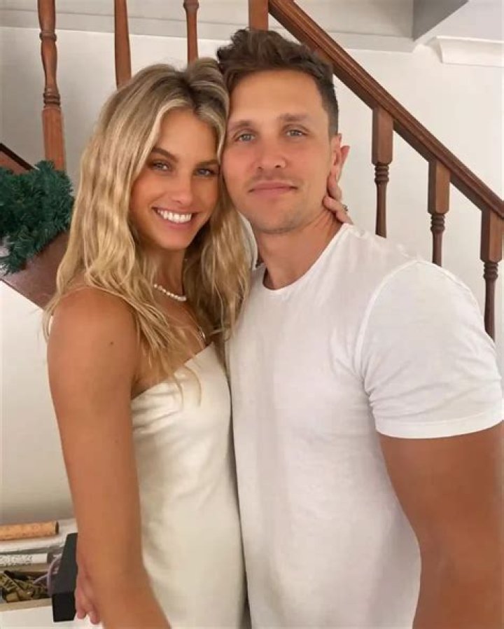 Natalie Roser shopping with boyfriend Harley Bonner at Bondi - after departure from Home and Away