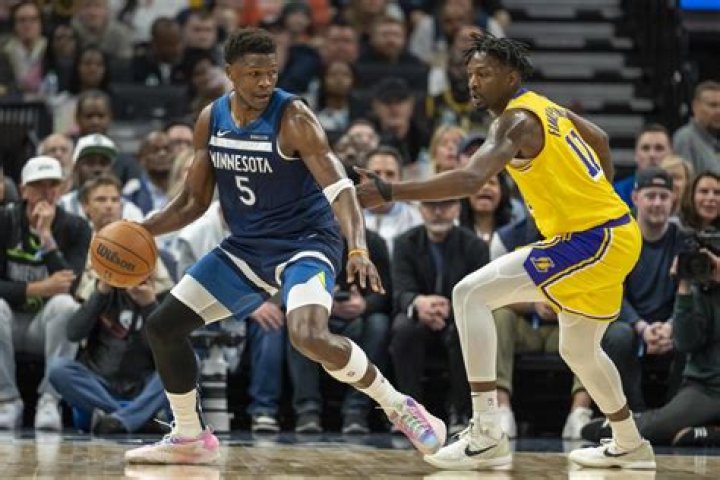 Nets forward Dorian-Finney Smith reunites with his father after he spent 29 years in prison for second-degree murder conviction: 'Best Christmas gift I've ever gotten'