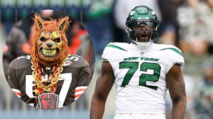 New York Jets Player Goes Down The Line To Cuss Out Cleveland Browns Fans One By One In Hilarious Viral Video