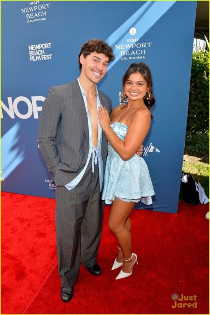 Noah Beck Parents Nationality: Where Are They From? Family And Siblings