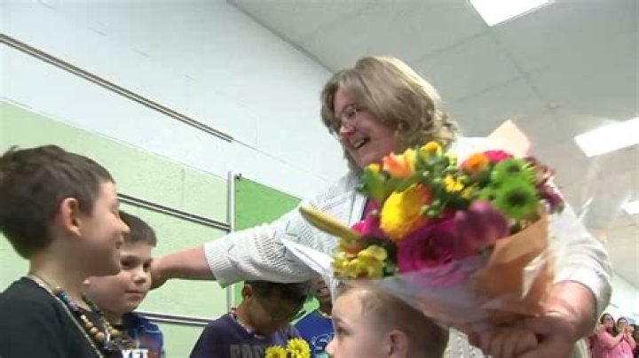 Oak Lawn, IL news: Beloved special ed teacher at Lawn Manor School retires after 37 years