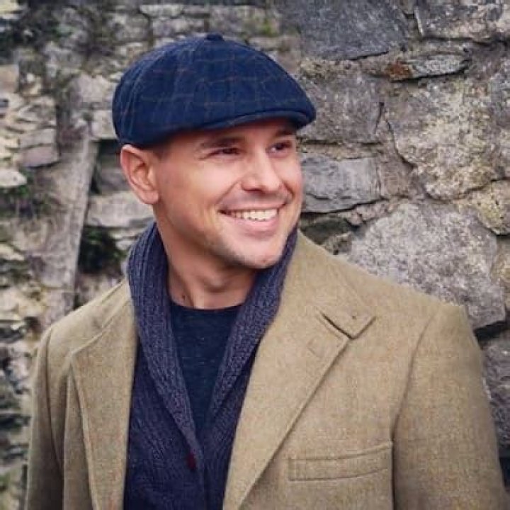 Pearson Sharp Bio, Age, OAN, Wife, Family, Salary, Net Worth