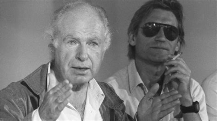 Peter Brook, Tony-Winning Theater Director, Dies at 97