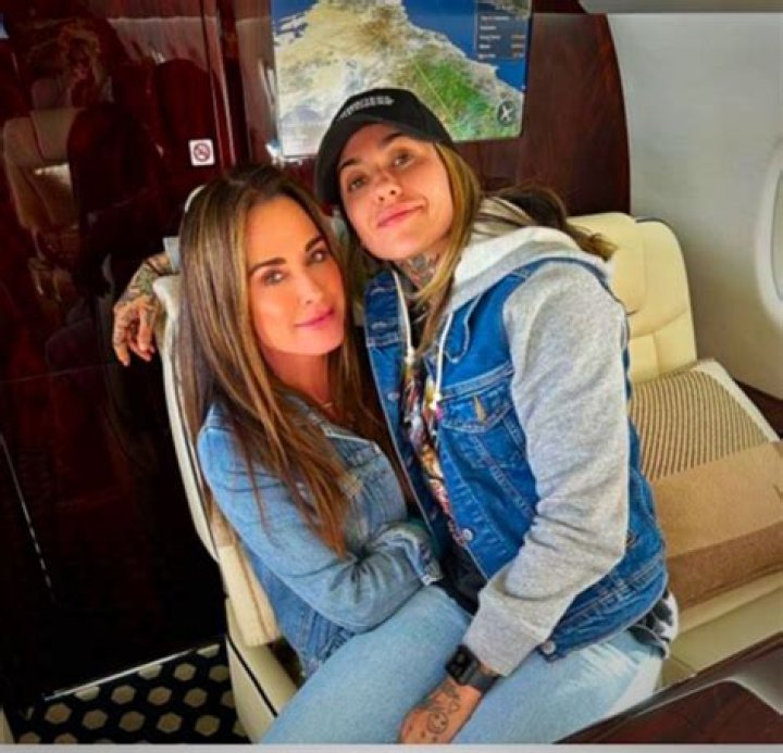 PHOTOS Mauricio Umansky and Emma Slater Arm-in-Arm at Club