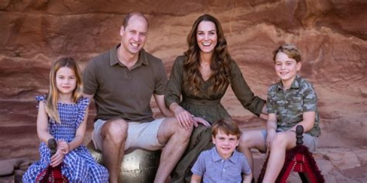 Prince William, Kate Middleton & Their Children Pose for Christmas Card 2021!