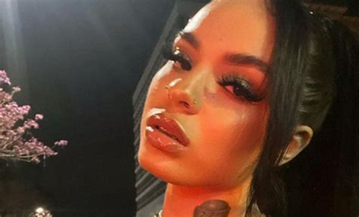 R&B Singer Emani 22 Dies at 22