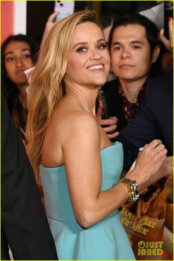 Reese Witherspoon & Ashton Kutcher Walk the Carpet at ‘Your Place or Mine’ Movie Premiere in L.A.