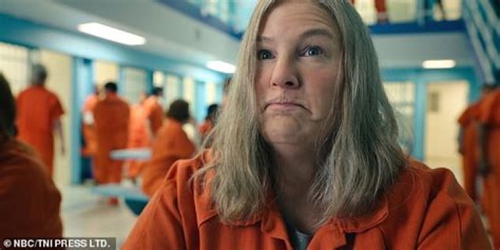 Renee Zellweger looks unrecognizable in orange prison jumpsuit