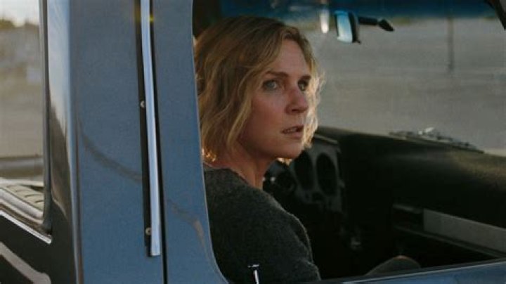 Rhea Seehorn Explains Kim's Breakdown on the Bus