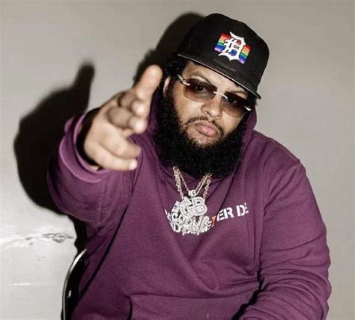 RMC Mike Height, Weight, Net Worth, Age, Birthday, Wikipedia, Who, Nationality, Biography