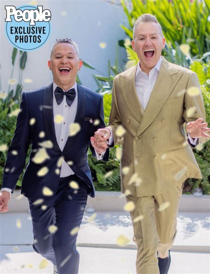 Ross Mathews Marries Fiance Wellinthon Garcia in Mexico!
