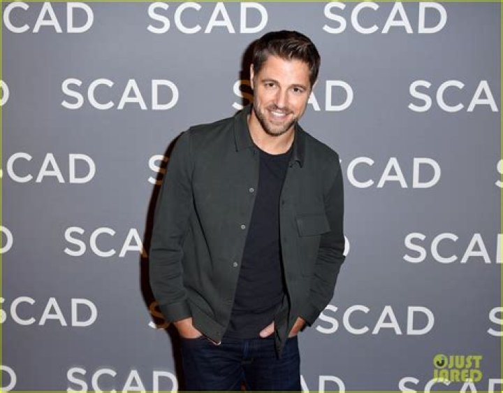 Sam Page Welcomes ‘Robo Dog’ to His Family After Kia Commercial Airs at Super Bowl (Photo)